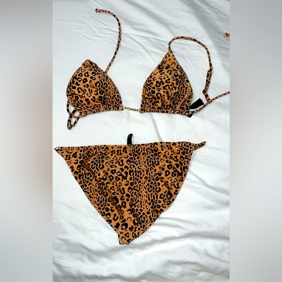 ViX PAULAHERMANNY Swimwear Bring Out Your Wild Side in Sexy Animal Print Bikinis - Picture 3 of 4